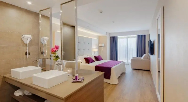 Номер Standard Hotel Beverly Park & Spa