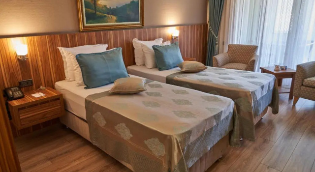 Трёхместный номер Superior Eliz Hotel Convention Center Thermal Spa & Wellnes