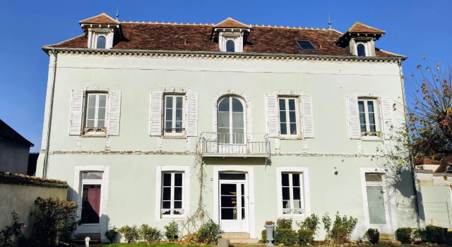 Villa Clément Sens Appart'hôtel, Boek Villa Hotels in Franche-Comte met ontbijt, Ontbijt
