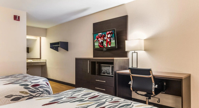 Четырёхместный номер Deluxe Red Roof Inn Texarkana