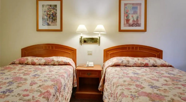 Четырёхместный номер Standard Vagabond Inn Hacienda Heights