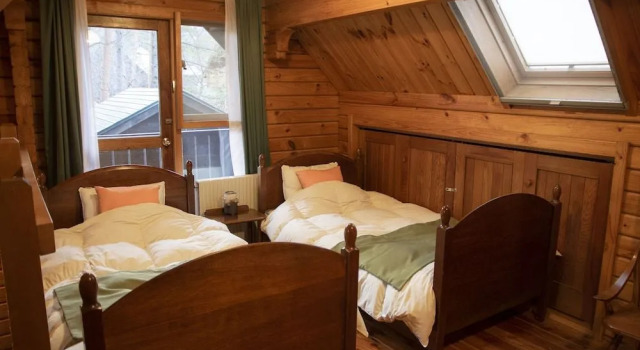 Yamaga Chalet, Buchen Sie Chalet Hotels in Koshinetsu mit Parkplatz, Parkplätze