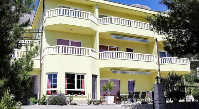Apartments with a parking space Makarska - 19009, Забронировать Апартаменты/квартира Отели Велико Брдо с парковкой, Парковка