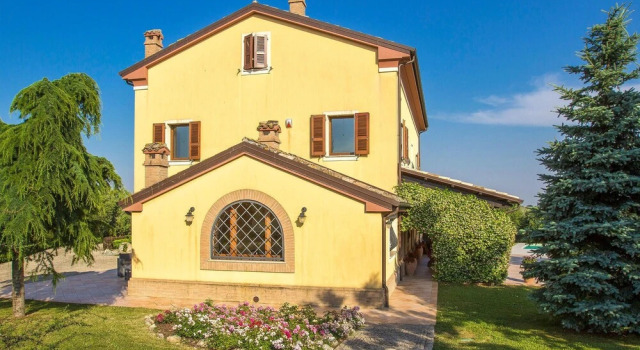Nice Home in Senigallia With Outdoor Swimming Pool, Private Swimming Pool and 6 Bedrooms, Rezervovat Hotel Senigallia 