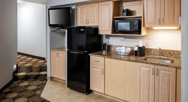 Люкс с балконом Best Western New Smyrna Beach Hotel & Suites