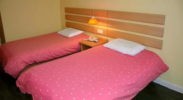 Home Inn Linyi Yinqueshan Road, Prenota Hotel Hotel a Shandong con parcheggio, Parcheggio