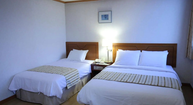 Geumsoojang Tourist Hotel, Забронировать Отель Munsan Кванджу