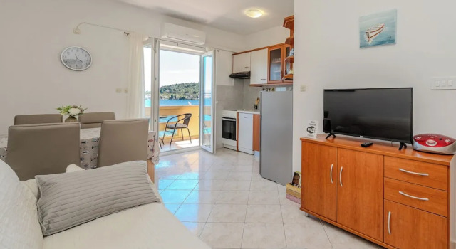 Apartment for 4 Persons, by the sea and With Beautiful View