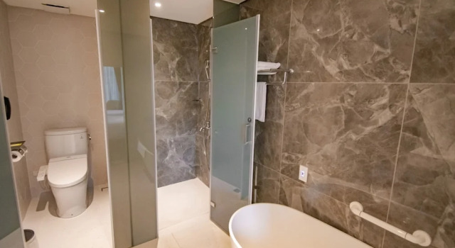 Двухместный номер Standard с балконом Golden Tulip FAB Hotel