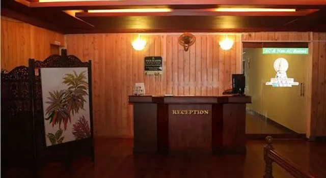 Four Seasons Hotel, Забронировать Отель Отели штата Кералы с парковкой, Парковка