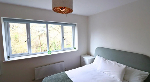 Wokingham - Large 2 bedroom Apartment