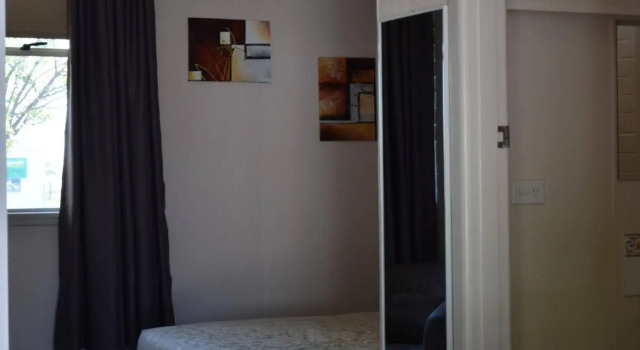 Lake Bolac Motel, Book Motel Hotels in Grampians with Parking, Parking