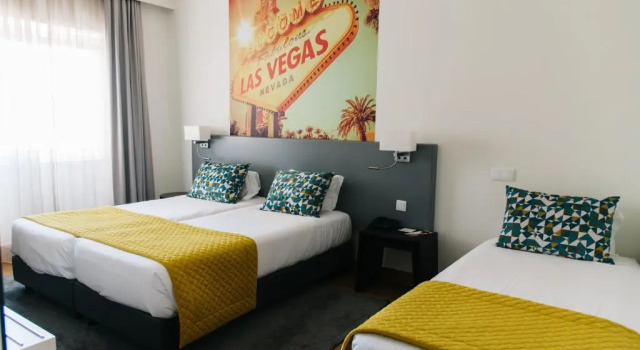 Трёхместный номер Superior America Diamonds Hotel