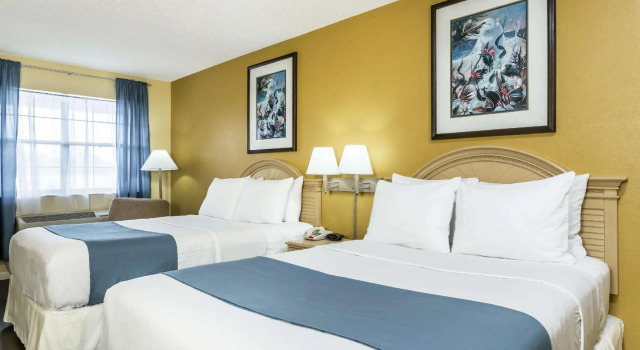 Четырёхместный номер Standard Days Inn by Wyndham Madison