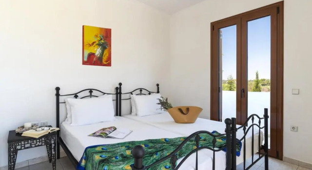 3 bedrooms villa with private pool enclosed garden and wifi at Kolympia 1 km away from the beach, Rezerwuj Willa Kolympia South Aegean