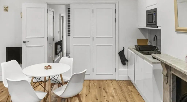 Bright and spacious 1-BDR flat w/ free parking, Varaa Huoneisto Asunnot kohteessa Merseyside, Huoneisto