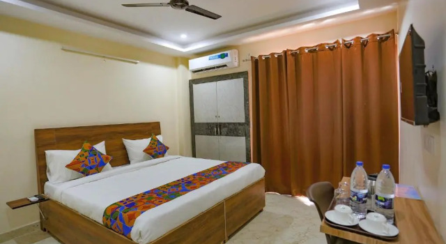 Номер Deluxe FabHotel Starlight Sanctuary