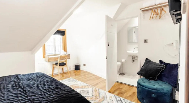 Апартаменты Cambridge House Hotel