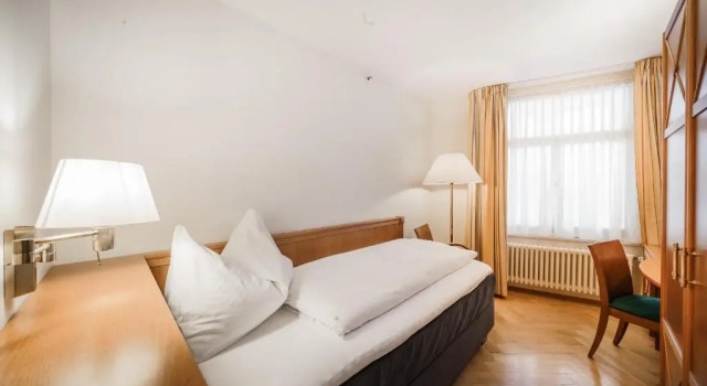 BLUME. - Baden Hotel & Restaurant