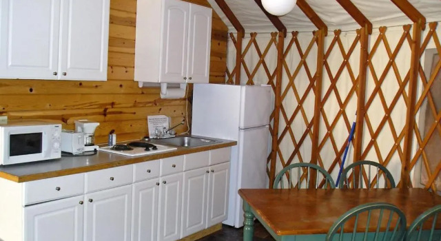 Yosemite Lakes Wheelchair Accessible Meadow Yurt 16