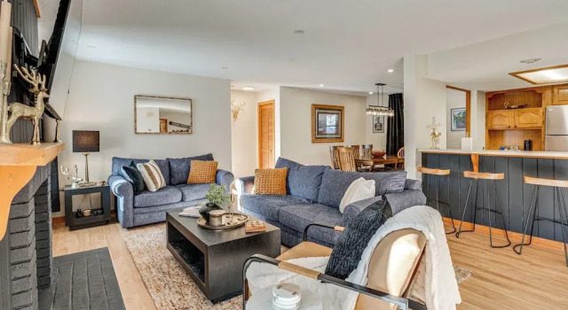 Апартаменты Riverfront Lincoln Condo w/ Patio + Pool Access!