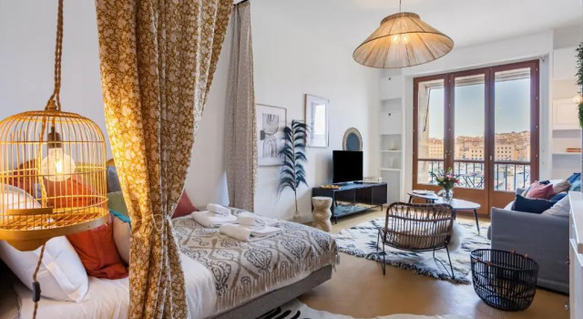 PREMIERE LIGNE - Bel appartement en 1ère ligne du Vieux e