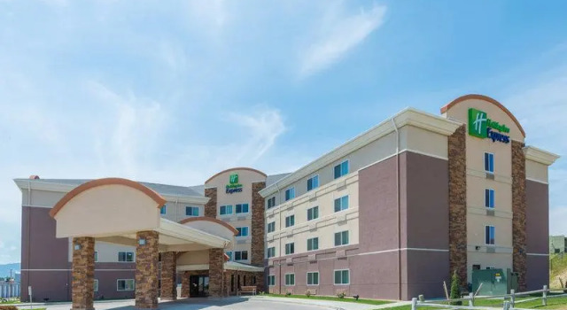 Четырёхместный люкс Holiday Inn Express Casper I-25 by IHG