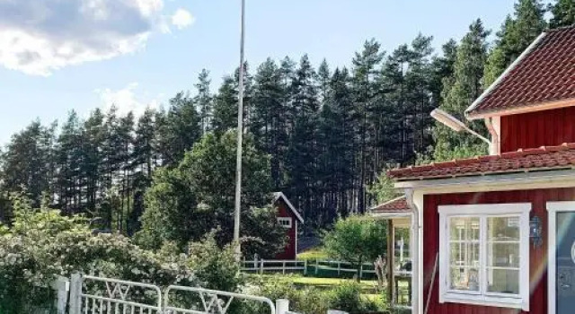 Three-Bedroom Holiday home in Gamleby 2, Rezervați Apartament Gamleby 