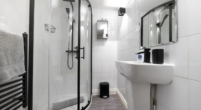 Номер Standard Private Room with En-suite, City Centre With Free On Site Parking