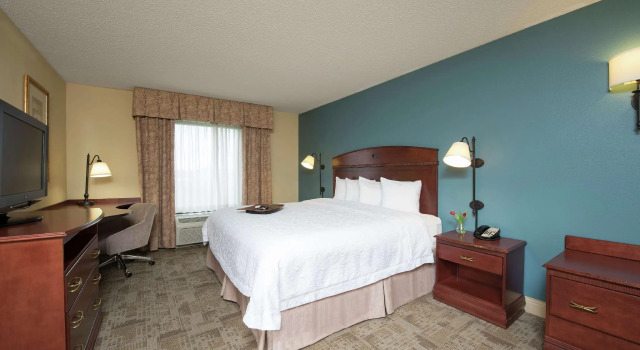Двухместный люкс c 1 комнатой Hampton Inn & Suites Bloomington-Normal