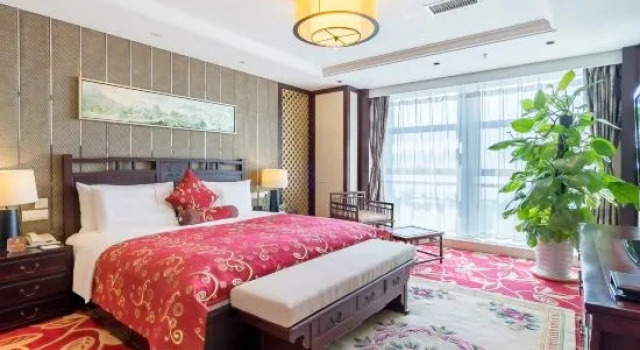 Семейный люкс с видом на озеро Star International Hotel