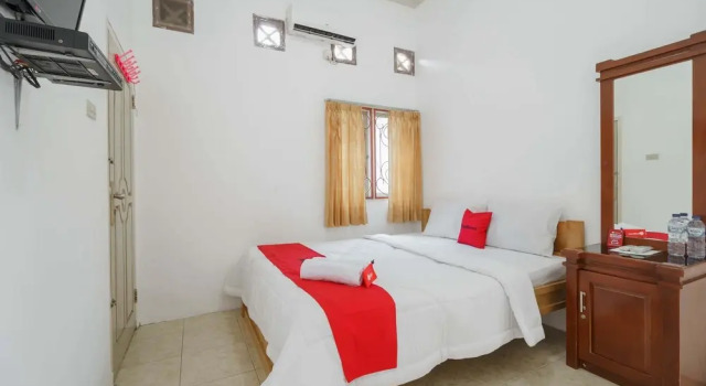 Номер Standard RedDoorz Syariah near Watervang Lubuk Linggau 2