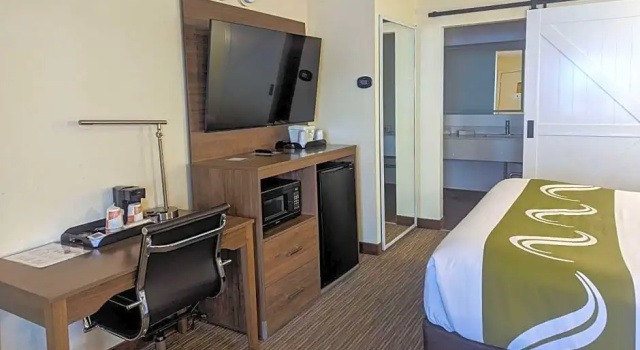 Номер Standard Quality Inn & Suites Northampton - Amherst