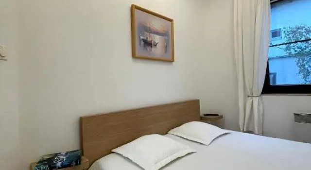 Apartament Jurata 30, Varaa Huoneisto Hotellit Pommeri pysäköinnillä, Pysäköinti