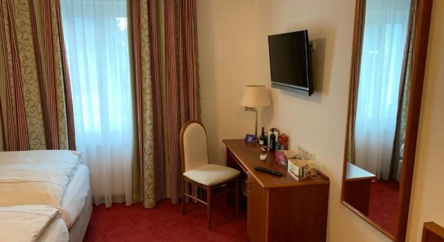 Gstehaus Alpinia, Rezervați Hotel Schöneberg Berlin