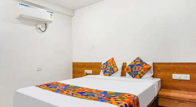 Номер Deluxe Fabhotel Royal Palace Inn