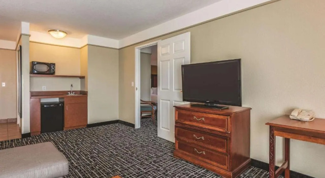 Люкс Deluxe La Quinta by Wyndham Deming