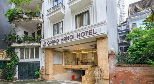 Super OYO Capital O 1169 Le Grand Hanoi Hotel - The Charm, Забронировать Отель Отели Кау Гиай с парковкой, Парковка