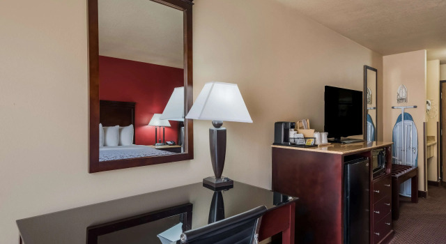Четырёхместный номер Standard SureStay Plus Hotel by Best Western Silver City