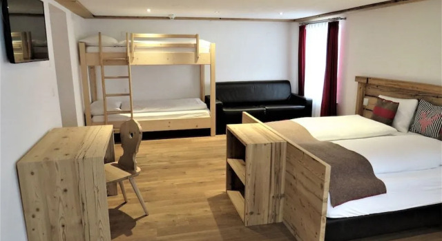 Hotel Crusch Alba Zernez, Book Hotel Zernez 