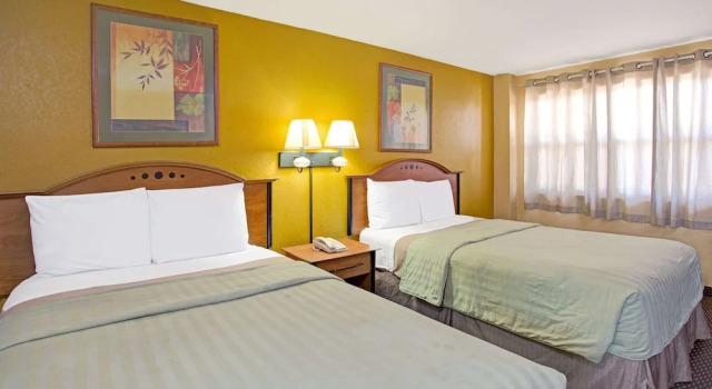 Четырёхместный номер Comfort Travelodge by Wyndham Fort Lauderdale