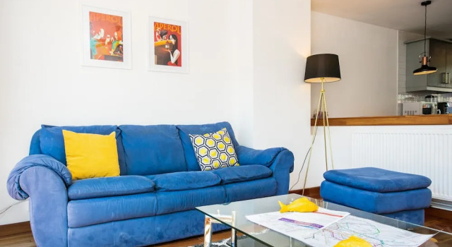 2 Bedroom Flat In Old Street With Private Balcony, Varaa Huoneisto Asunnot kohteessa Merseyside, Huoneisto