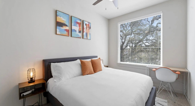 Chic King Bed 1BR Suite 5 Min to DT, Foglalás Szálloda Austin Greater Austin