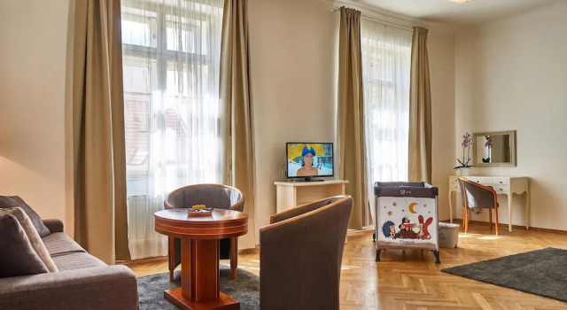 Апартаменты Superior Three Golden Crowns Apartments
