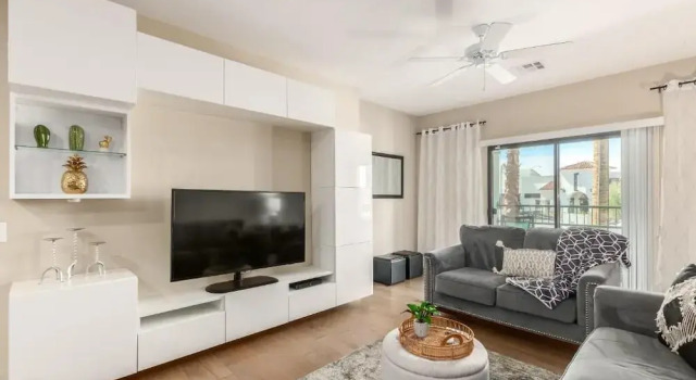 Номер Luxury c 1 комнатой с балконом и с видом на бассейн Queen Creek Vacation