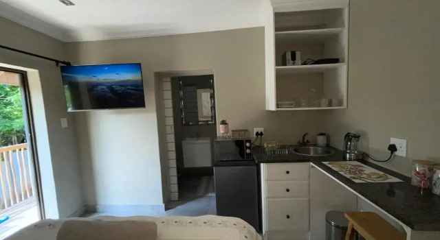 Guest House on Gillian Unit 5, Забронировать Гостевой дом Гостевые дома Баллито, Гостевой дом