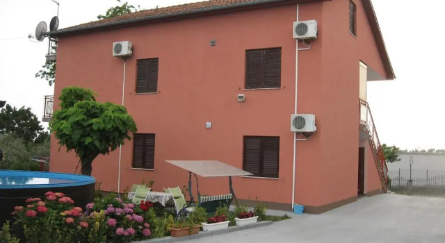 Студия Apartments Adelita
