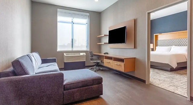 Двухместный люкс c 1 комнатой Holiday Inn & Suites Cedar Falls-Waterloo Event Ctr by IHG