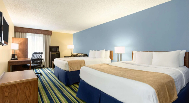 Четырёхместный номер Deluxe Days Inn by Wyndham Fargo - West Acres