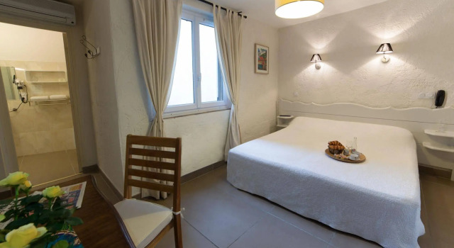 Hotel La Bienvenue, Забронировать Отель Отели Ла-Круа-Вальме 3 звезды, 3*